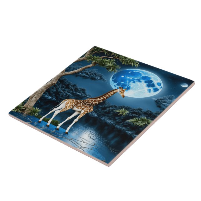 Carreau Girafe debout près d'une rivière sous ciel de lune (Côté)