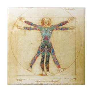 Carreau Homme de Vitruvian de da Vinci avec des tatouages