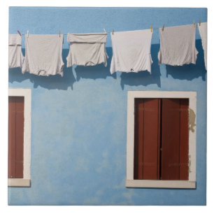 Carreau Italie, Burano. Linge pendu et fenêtres le long