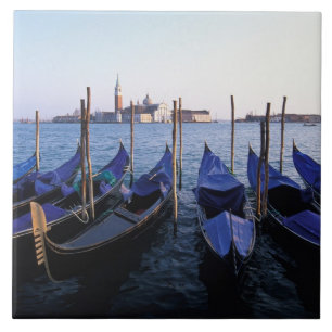 Carreau Italie, Vénétie, Venise, Rangée de gondoles et San