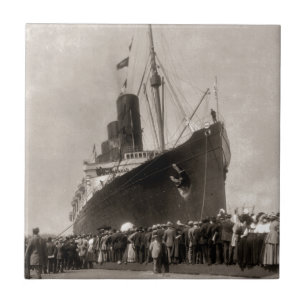 Carreau Le Lusitania de RMS arrive New York City 1907