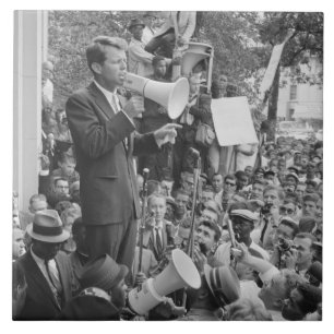 Carreau Le sénateur Robert Kennedy en campagne pour le pré