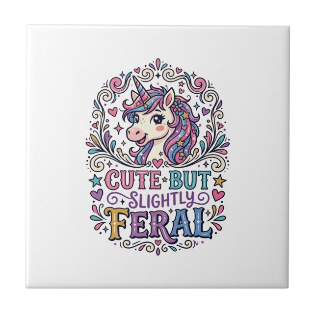 Carreau Licorne Mignonne mais Légèrement Féroce Fond Blanc (Devant)
