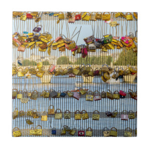 Carreau Love padlocks sur Pont de Solferino - Paris, Franc