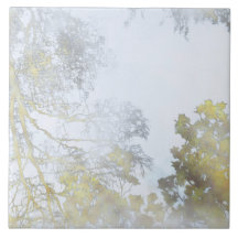 Lueur dorée à larges feuilles