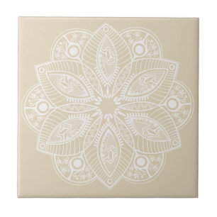 Carreau Mandala blanc exotique sur Arrière - plan beige