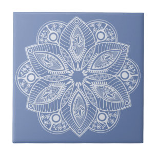 Carreau Mandala blanc exotique sur Arrière - plan bleu