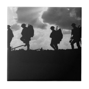 Carreau Marche en silhouette des soldats de la Première Gu