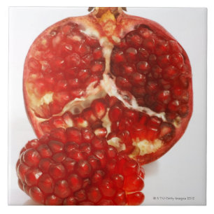 Carreau Moitié d'une coupe mûre de grenade pour exposer 