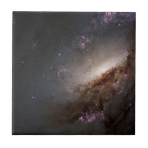 Carreau Ngc 4258 Sous Formation D'Étoiles Intenses.