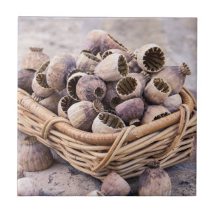 Carreau Panier des clous de girofle secs de cosse