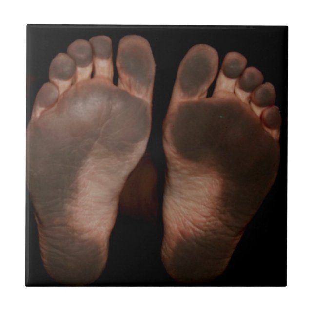 CARREAU PIEDS SALES (Devant)