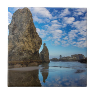 Carreau Sea Stacks sur la plage de Bandon à Bandon, Oregon