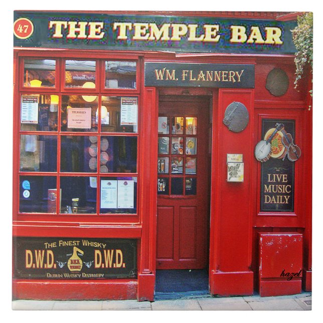 Carreau Temple Bar Dublin, Temple Bar (Devant)