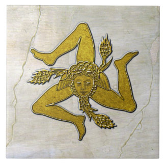 Carreau Trinacria Gold sicilienne sur Motif Fresco