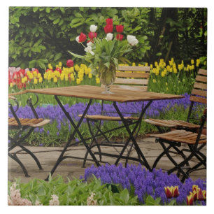 Carreau Tulipes de table dans le jardin, Jardins de Keuken