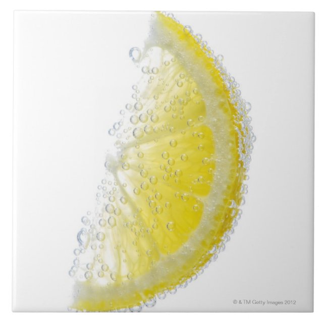 Carreau Un fruit organique mûr juteux de cale de citron (Devant)