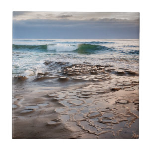 Carreau Vague de rupture sur la plage, Californie