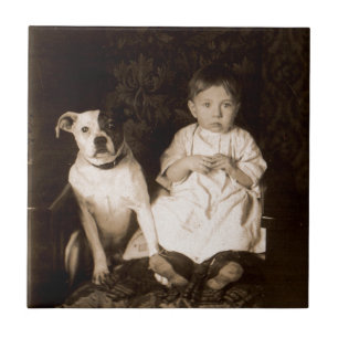 Carreau vers 1910 pitbull et bébé