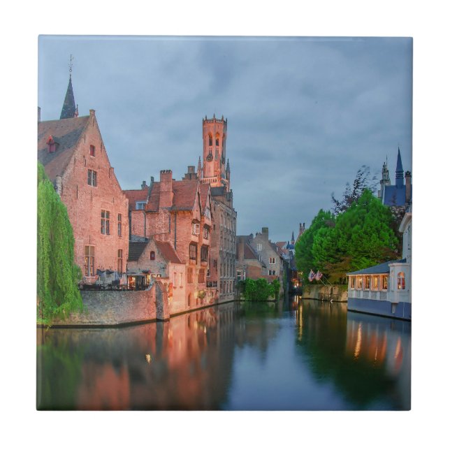 Carreau Vieille ville et beffroi la nuit à Bruges (Devant)