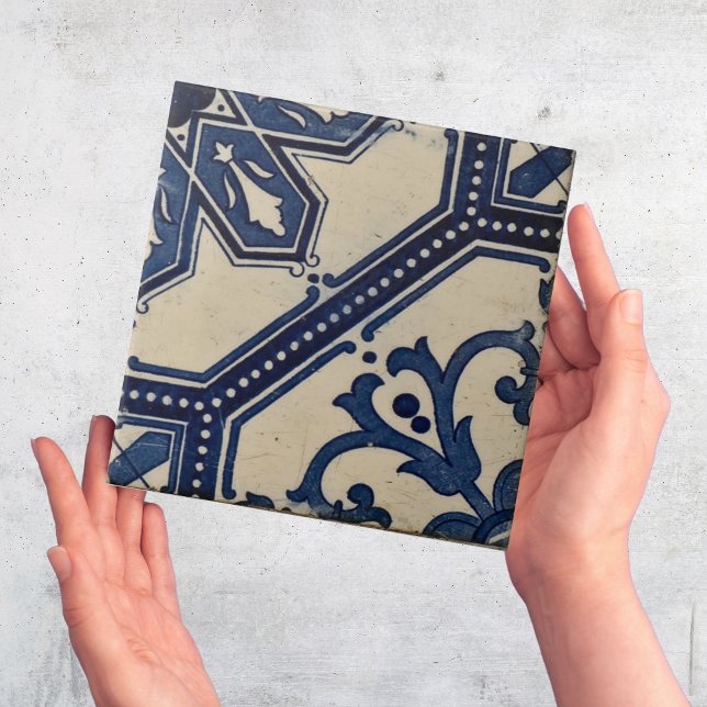 Carreaux azulejos bleu portugais (vintage azulejos Portuguese tiles on blue and white)