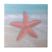 Carreaux de céramique d'étoile de mer sur la plage