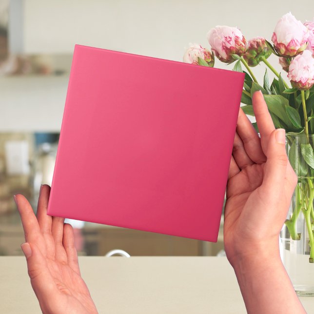 Carreaux de couleur rose Fuchsia (fuchsia pink tiles for bright modern pink bathroom)