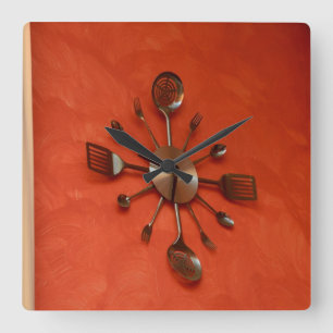 Carrée Cuillères et horloge de fourchettes