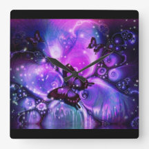 Horloge à papillon noir et pourpre