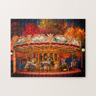 Carrousel d'automne dans le Puzzle coloré du parc