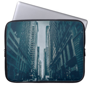 CARS OF ROAD BETWEEN BUILDINGS ON VIGNETTE PHOTOGR LAPTOP SLEEVE