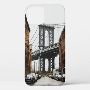 CARS PARKED NEAR BROWN BUILDING iPhone 12 CASE