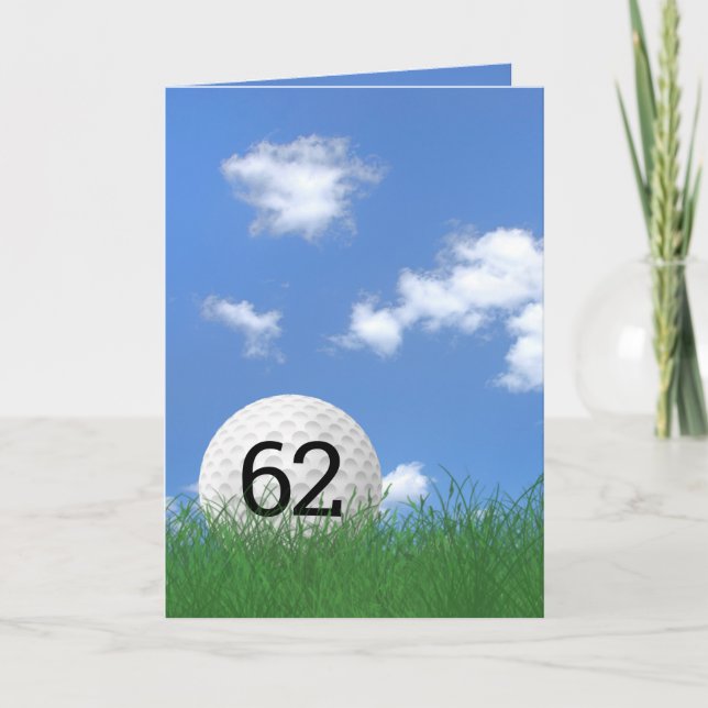 Carte 62e anniversaire, balle de golf dans l'herbe (Devant)