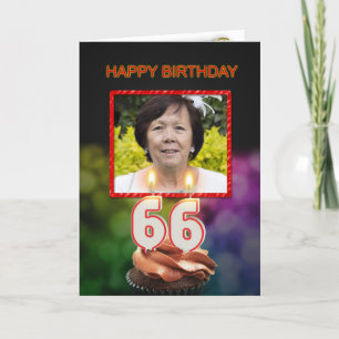 Carte 66e anniversaire avec gâteau et bougies