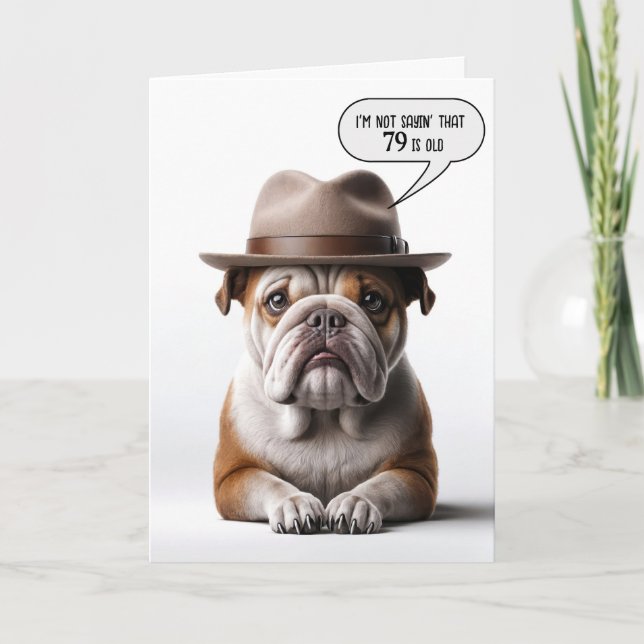 Carte 79e anniversaire Bulldog avec Fedora (Devant)
