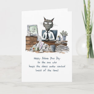 Carte Admin Pro Day Funny Man Cat au bureau avec des pap