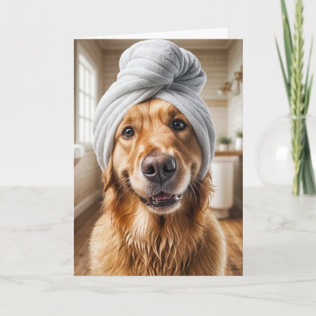 Carte Anniversaire Golden Retriever portant une serviett (Devant)