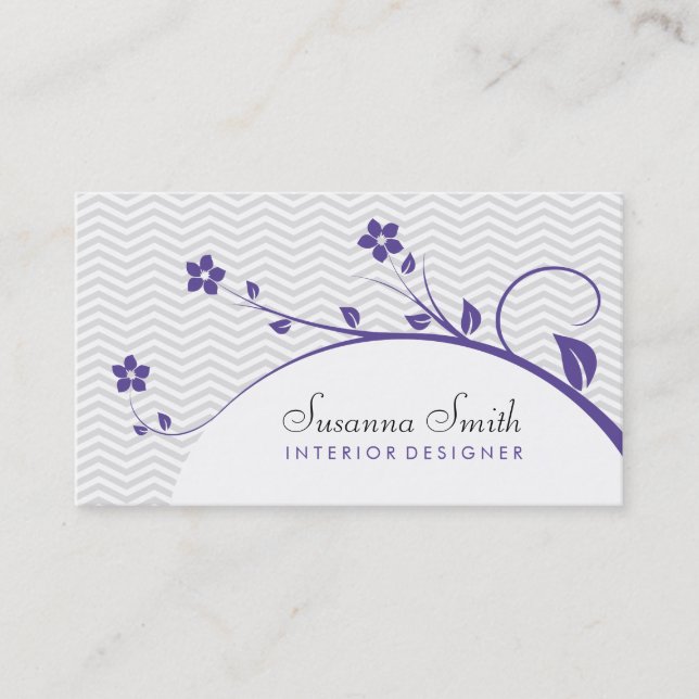 Carte avec des fleurs pourpre et chevrón élégant (Devant)
