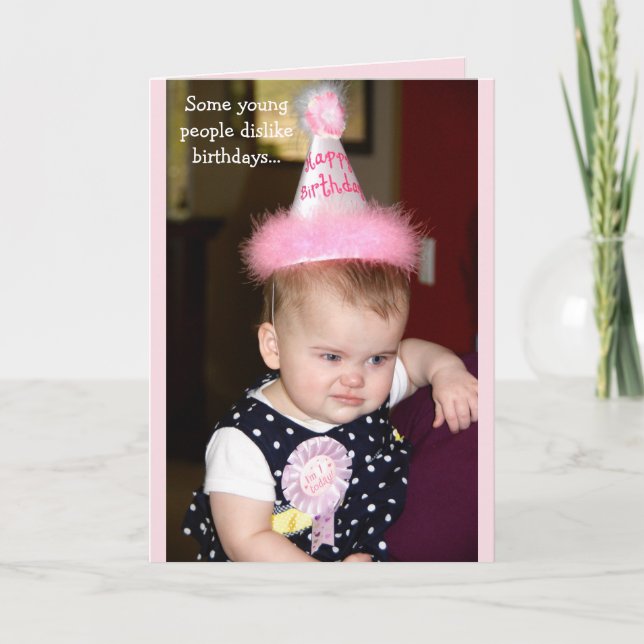 Carte Bébé regardant grincheux sa première fête (Devant)