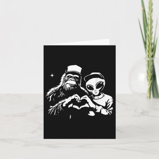 Carte Bigfoot et Alien Heart Hands Funny Saint-Valentin  (Devant)
