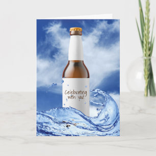 Carte bouteille de bière à l'océan