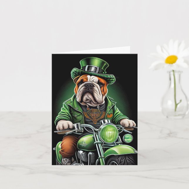 Carte Bulldog Conduisant un Vélo la Saint-Patrick (Petite plante)