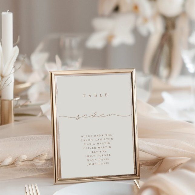 Carte Calligraphie moderne Ivory Sept Numéro de tableau (Modern Calligraphy Ivory Seven Table Number)