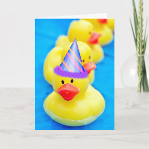 Carte Canards en caoutchouc d'anniversaire dans la pisci
