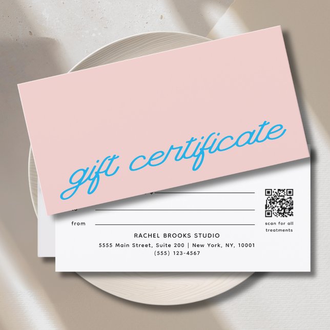 Carte Certificat Cadeau Code QR Rose Pâle Écriture Moder (Modern Script Blush Pink QR Code Gift Certificate)