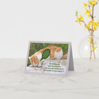 CARTE CHAT S'ENDORMANT EN MANGEANT