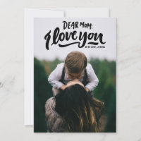 Chère maman, je t'aime main en train de laisser la