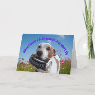 Carte Chien drôle avec boîte de bière dans la bouche Car