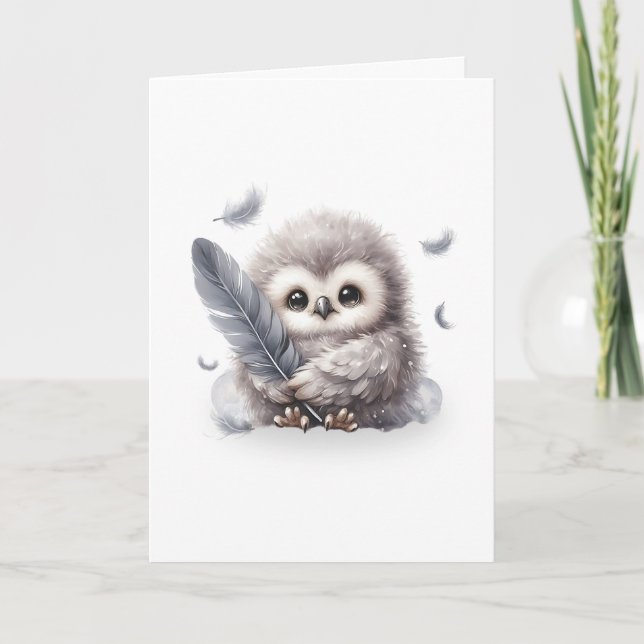 Carte Chouette ronde adorable tenant un blanc de plume (Devant)