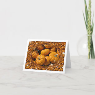 Carte Citrouilles orange étincelants et frontière tourbi